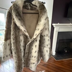 Chic Faux Fur Teddy Jacket - Cream and Brown